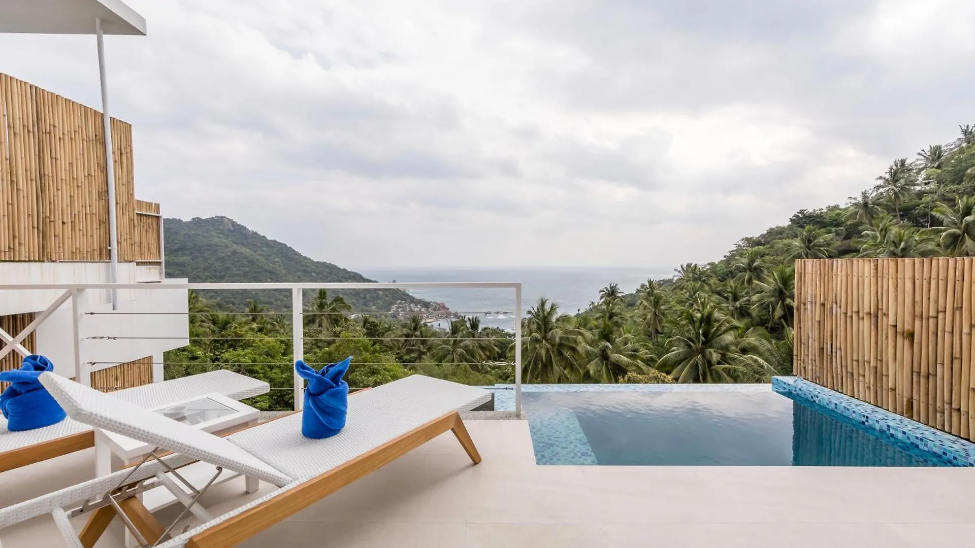 White&Blue Pool Villas Koh Tao Thailand