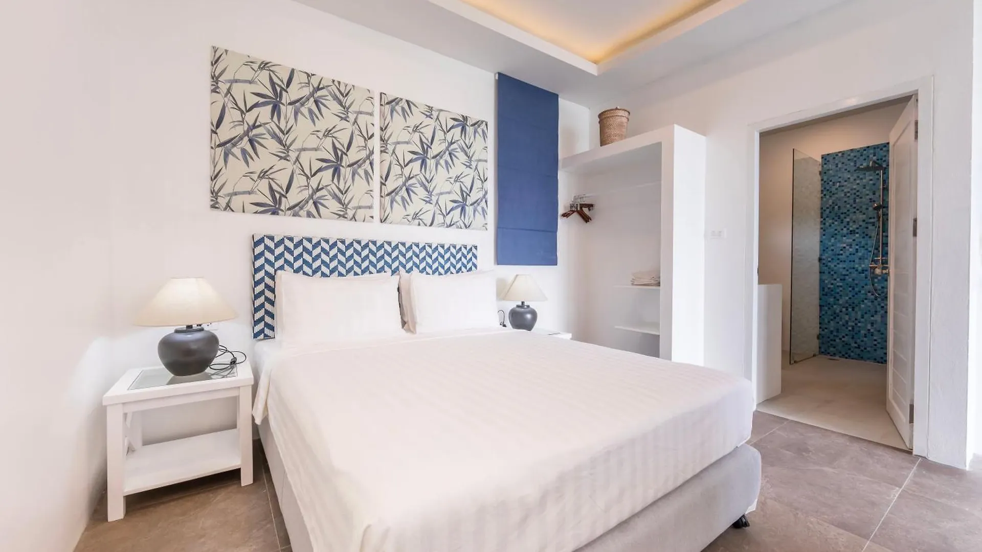 White&Blue Pool Villas 코타오